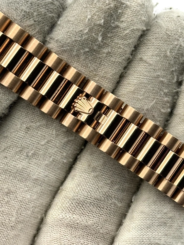 Rolex Datejust 28 mm Chocolate Diamante IV Esfera Oro Rosa 279175 Caja y Papeles 2022 Foto 4 de 4