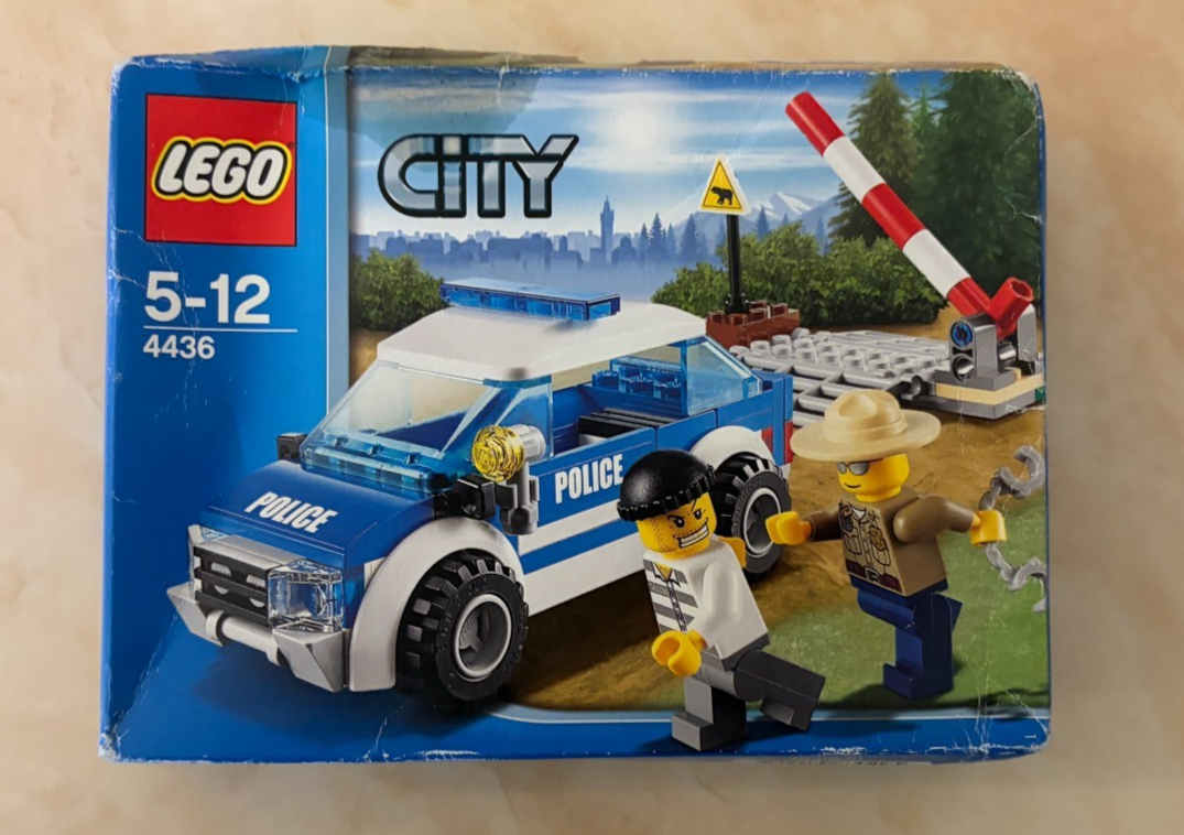 LEGO CITY: Patrol Car 4436)-  RETIRED - SEALED - BOX DAMAGED - READ DESCRIPTION