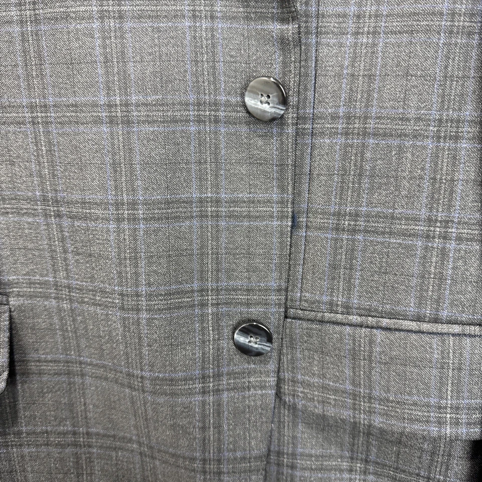 Reda 1865 Premium Italian wool Suit Sz 46R Classic  Gray Plaid - Image 2 of 4