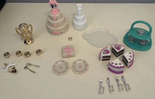 Vintage 1997 Mattel  “Barbie Special Collection Wedding Set” Cake Ring Rare