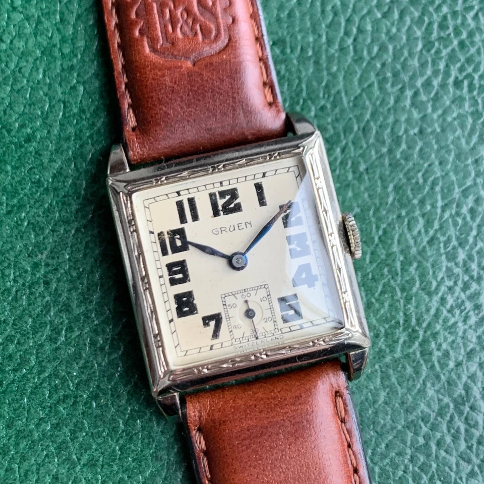 复古 Gruen 方形表壳 带刻字表圈 14K 白金填充腕表 — 第 3/4 张图片