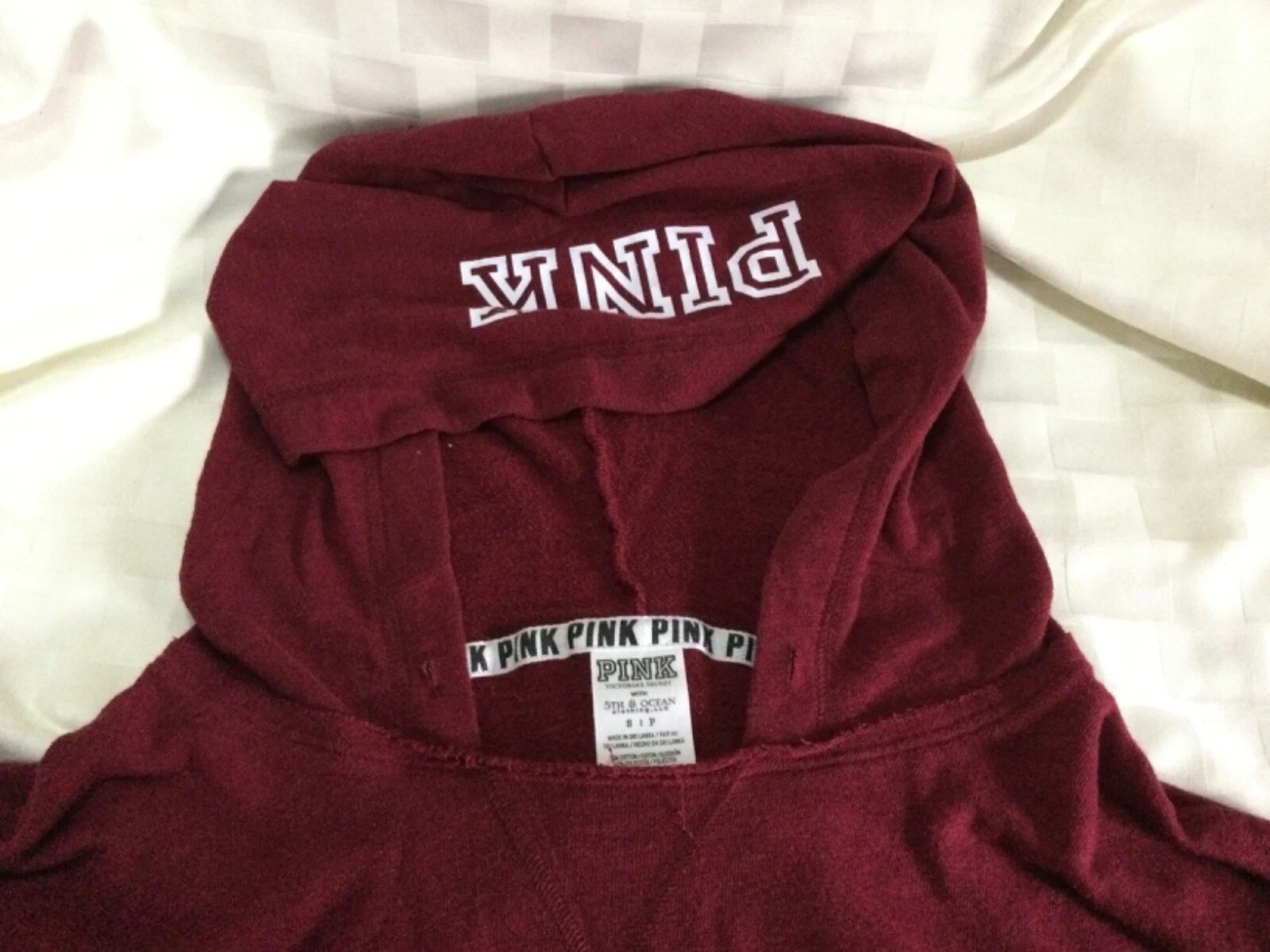 UNDERCOVER Camicia piccola con cappuccio Central Michigan University CMU rosa Victoria Secret