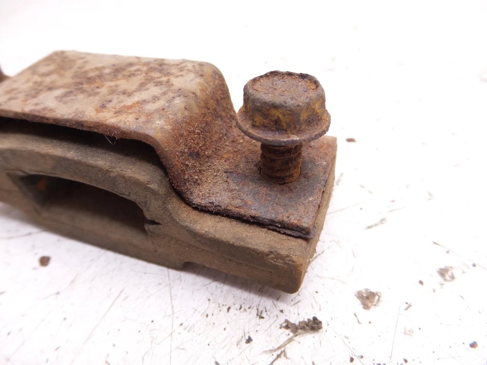 Soporte de suspensión de escape Camaro Firebird Trans Am 70-81 buje original GM Foto 4 de 4