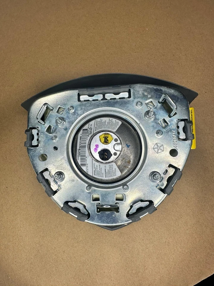 2008-2010 Dodge Challenger Steering Wheel Assembly 8R757773 OEM , 3441200 ,(228) - Image 2 of 3