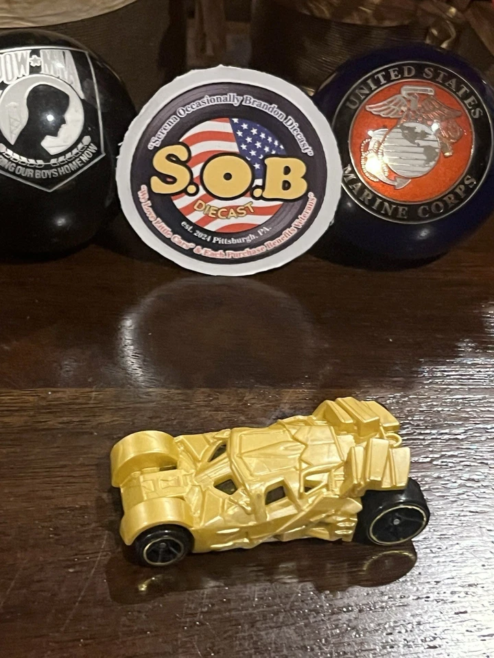 Hot Wheels Dark Knight Batman Batmobile Tumbler Gold Diecast 1:64 UsedNMcond - Image 2 of 4