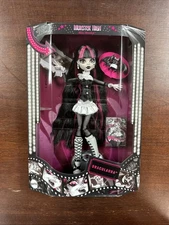 Monster High Reel Drama Draculaura Doll in Black and White 2025 - NEW READ DESC!