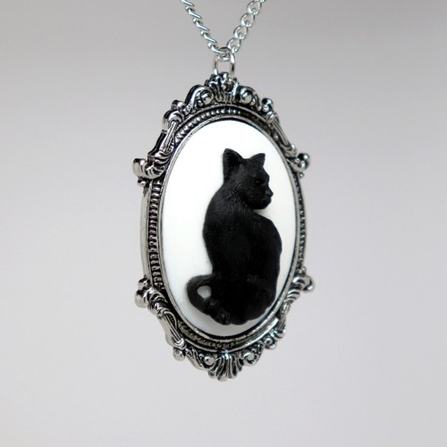 Black Cat Cameo in Antique Silver Pewter Frame Pendant Necklace NK-653 - Picture 4 of 9