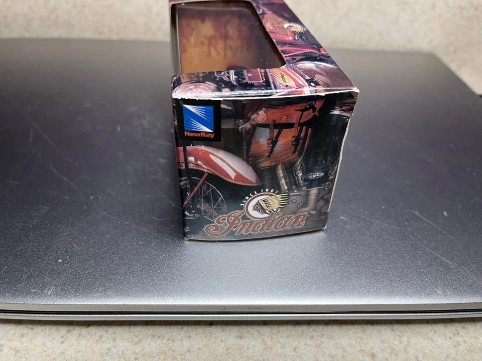 Nuevo Ray Toys Indian Sport Scout 1947 Motocicleta Die Cast Réplica 1:32 Nuevo de Lote Antiguo Foto 2 de 4