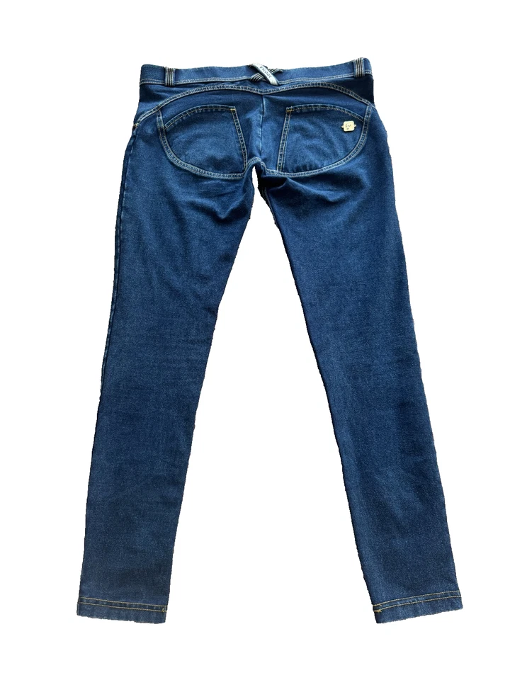 Jeans Freddy cintura media baja 7/8 largo WR.UP - azul oscuro + puntada amarilla Foto 4 de 4