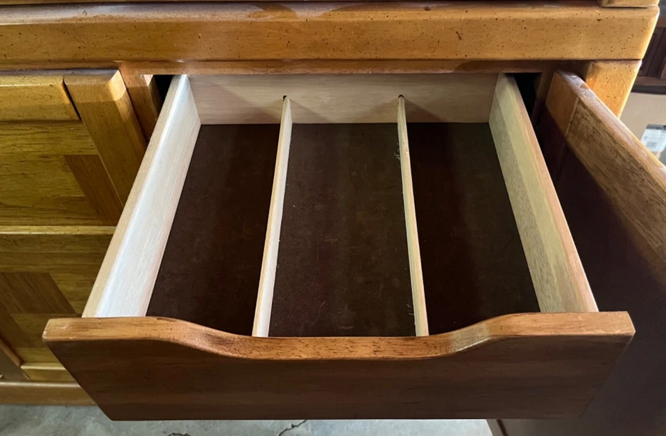 Gabinete Credenza/Hutch para comedor Foto 3 de 4