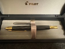 Pilot Capless Black Gray Marble B Broad Nib Retractable Fountain Pen