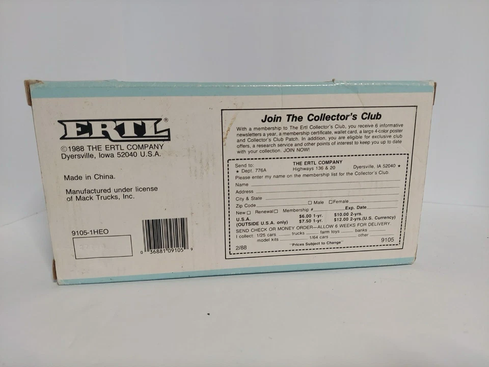 ERTL 1926 Mack Bulldog Delivery Truck Bank 1/38 Scale Die Cast Vintage 1989 - Image 4 of 4