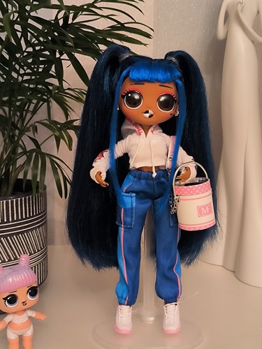 LOL Surprise OMG Downtown BB Girl Puppe blaue Haare - Bild 11 von 18
