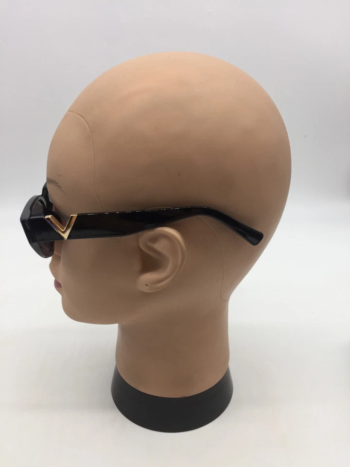 Valentino Women's Designer Black Sunglasses 54-17-146 Grey Lens - Image 4 of 4