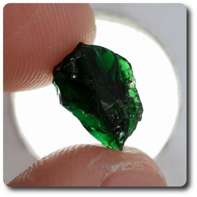 Steine und Mineralien. 2,45 Karat TURMALINKRISTALL CHROM Madagaskar.