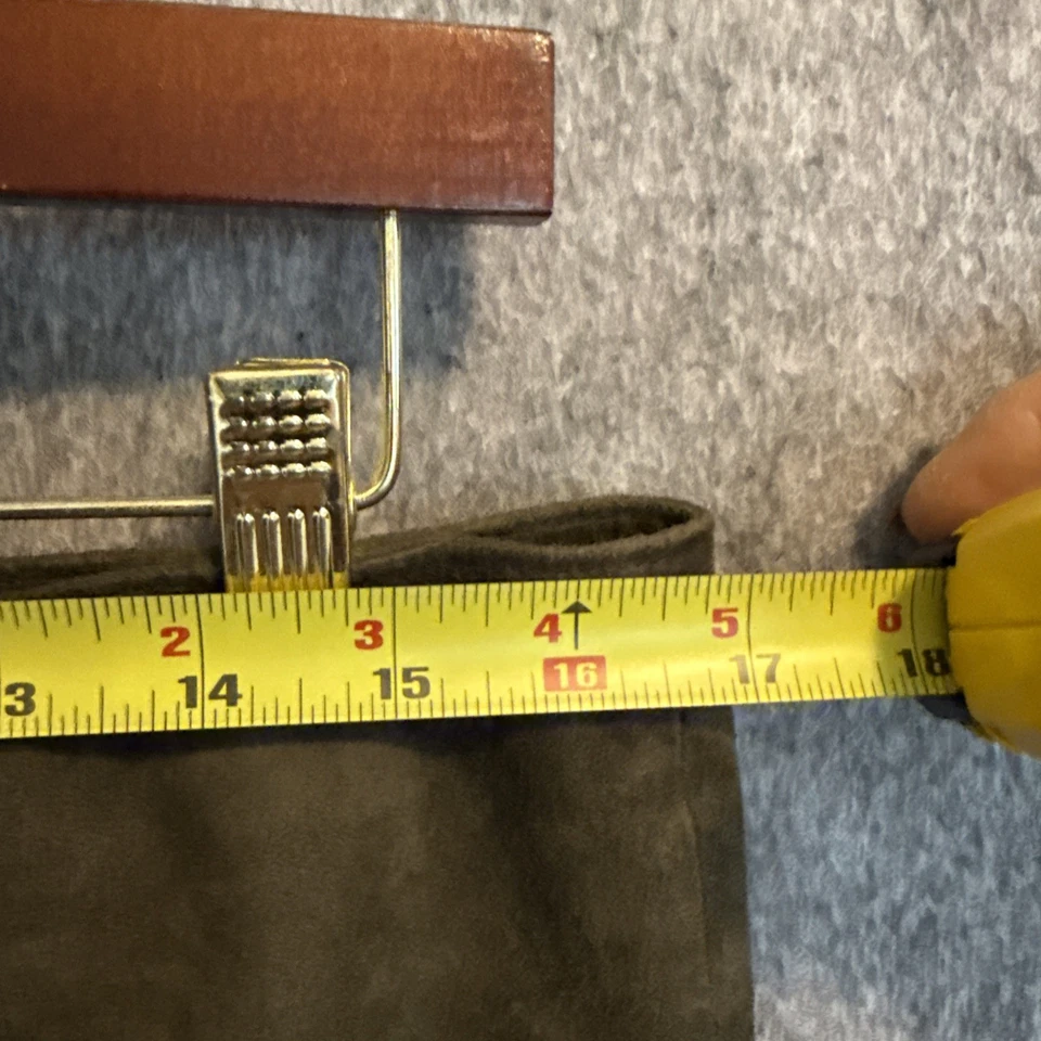 Falda Vakko Para Mujer Verde Suave Gamuza Cabra Línea A Talla 14 Ropa de Trabajo Profesional Foto 3 de 4