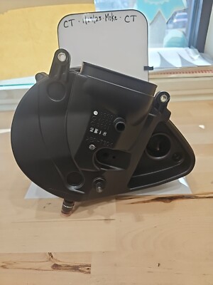 ケースのみ Suzuki OEM Part 13701-39G00 Case Assembly Air Cleaner for sale