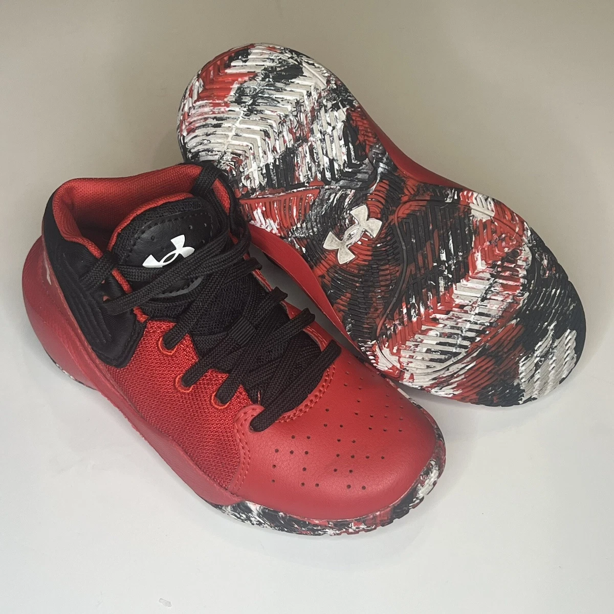 Boys red 2025 basketball shoes