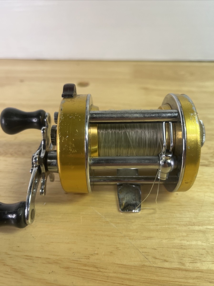VINTAGE PENN LEVELMATIC 940 Fishing Reel Bait Caster PENN 940 REEL