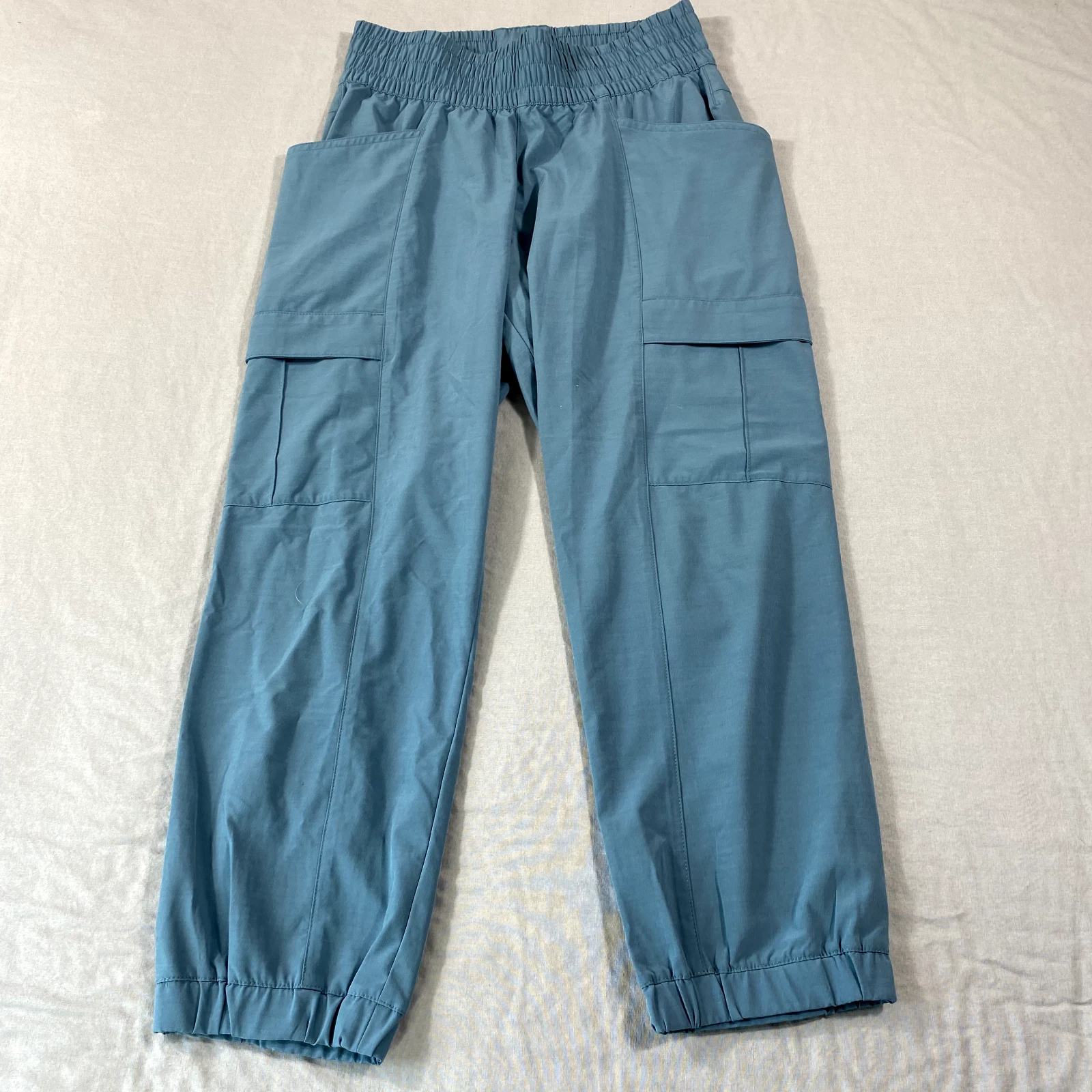 prana capri cropped pull-on cargo athleisure pants