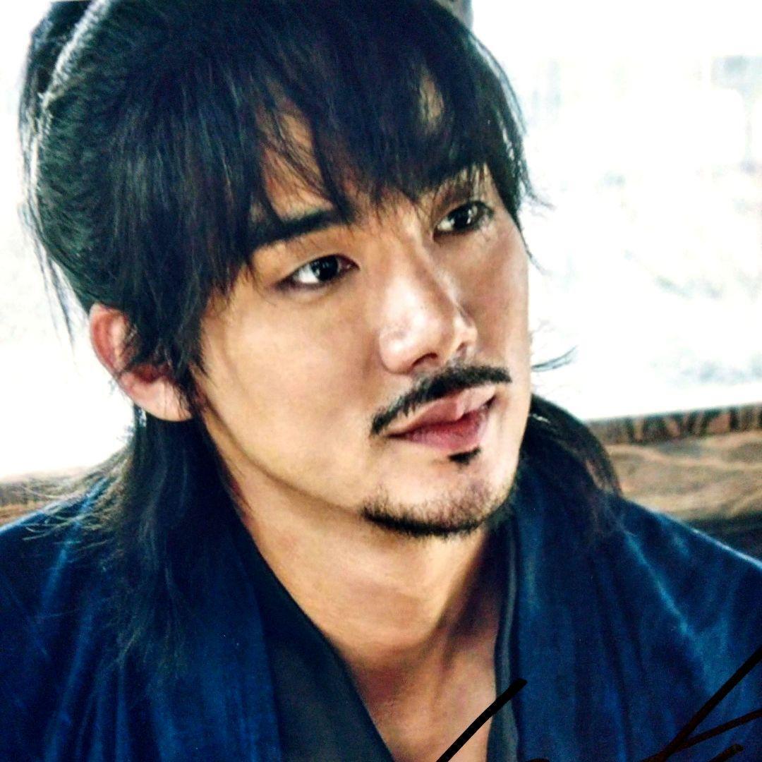 Super Large Photo With Yoo Yeon-Seok'S AutographYoo Yeon Super Large Photo With Yoo Yeon-Seok'S AutographYoo Yeon
