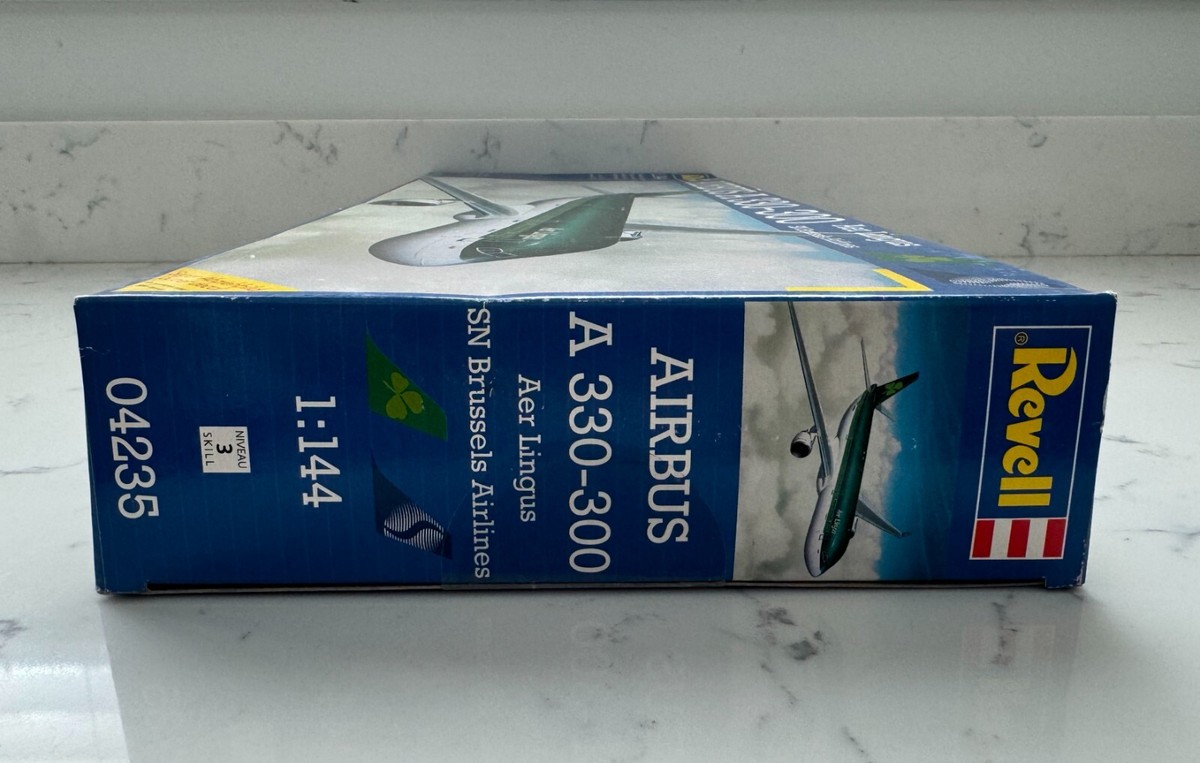 航空機・ヘリコプター Revell 1/144 AIRBUS A 330-300 Aer Lingus Revell 1/144 AIRBUS A 330-300 Aer Lingus - メルカリ