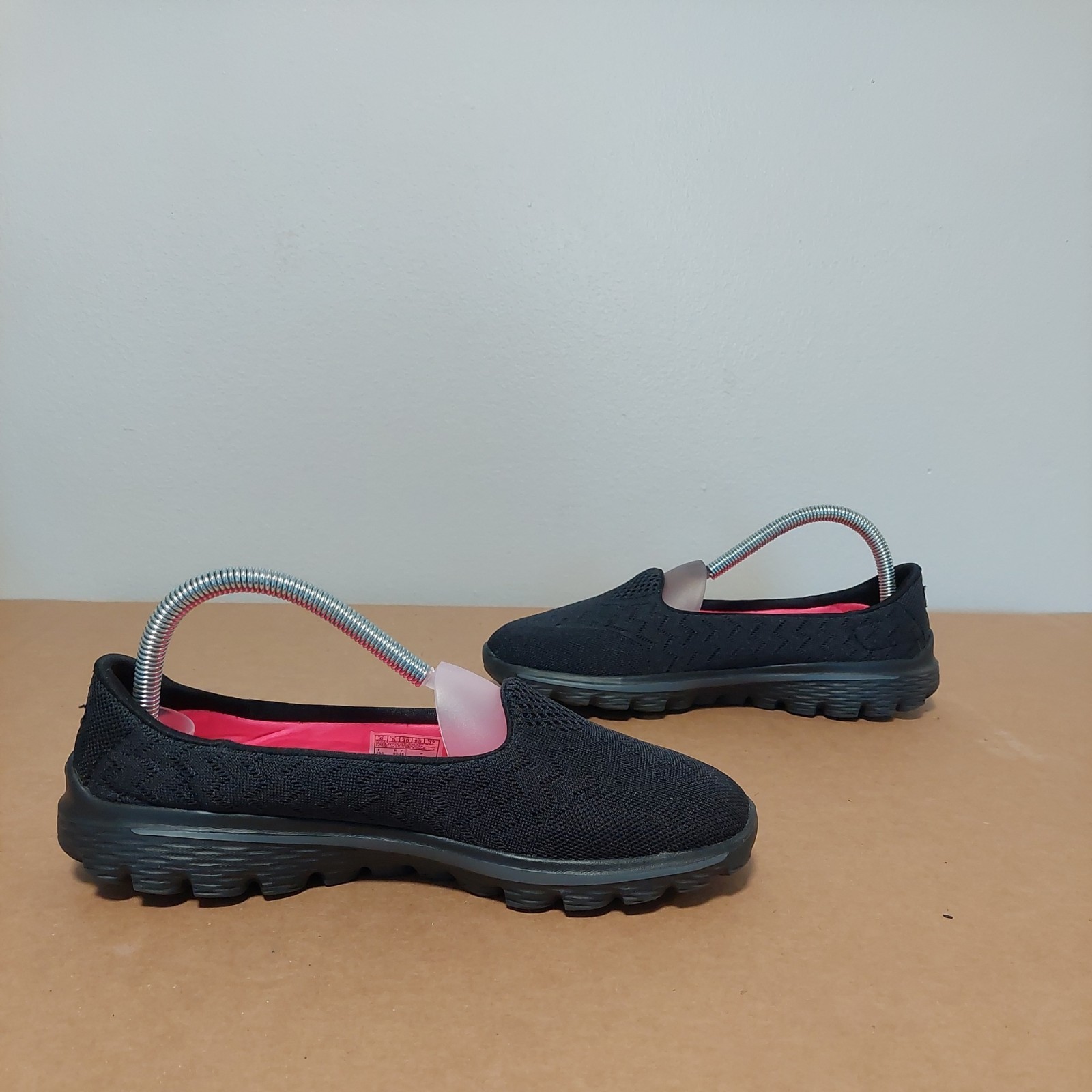 Skechers Women’s Go Walk 2 “Axis”  Sneaker 13595  Black  Size 8