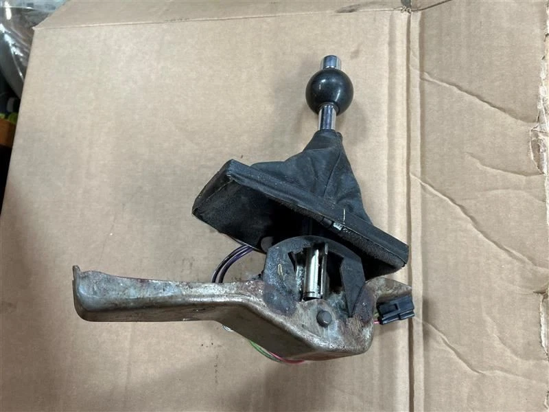 Conjunto de palanca de cambios de transmisión Corvette 1979 609841 Foto 3 de 4