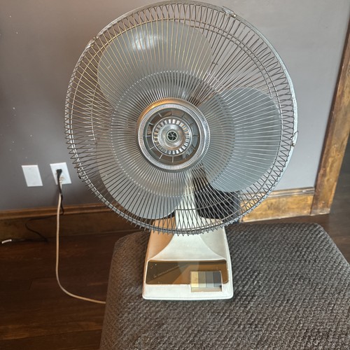 Vintage 1980's Kuo Horng 16” Oscillating 3 speed Fan Model # KH-603 Works Tested