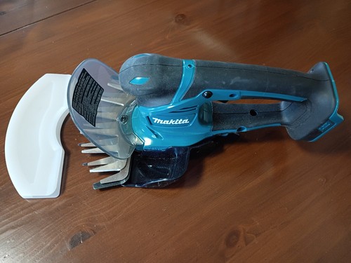 Makita XMU04 18V LXT 6‑5/16" Cordless Grass Shear Refurbished (Tool Only)