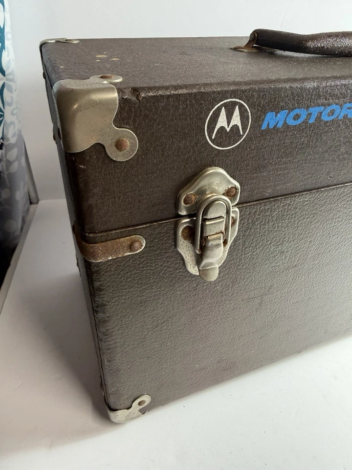 Vintage Motorola Communications Service Repair Man Tool Box Installers empty - image 3 of 4