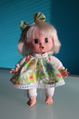 ''MEGO CORP'' Seltene Vintage Puppe, 1977, Vinyl und Stück, Höhe 25 cm.