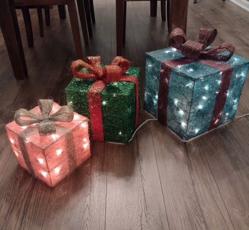 Juego de 3 cajas de regalo de Navidad iluminadas vintage de sisal 8" 10" 12" probado funciona - Imagen 2 de 7