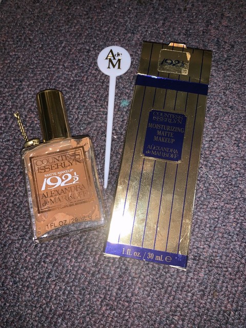 countess isserlyn liquid makeup