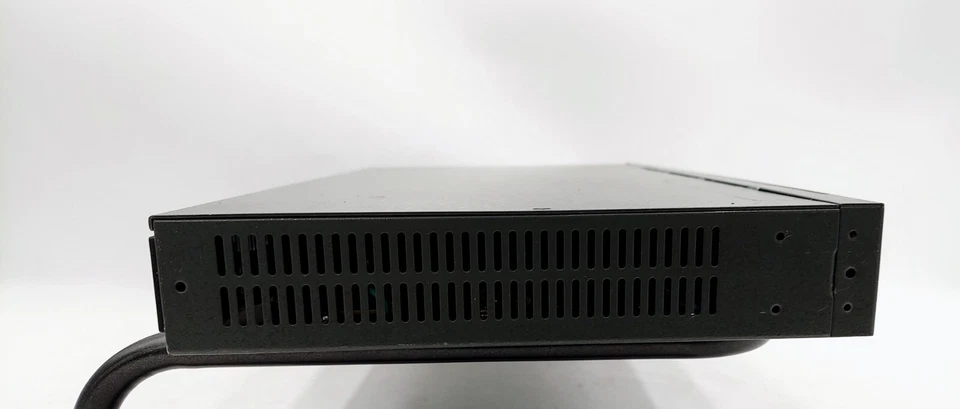 SMC SMC6152L2 NETWORKS TIGERSWITCH 10/100 - 48 Ports - Image 3 of 4