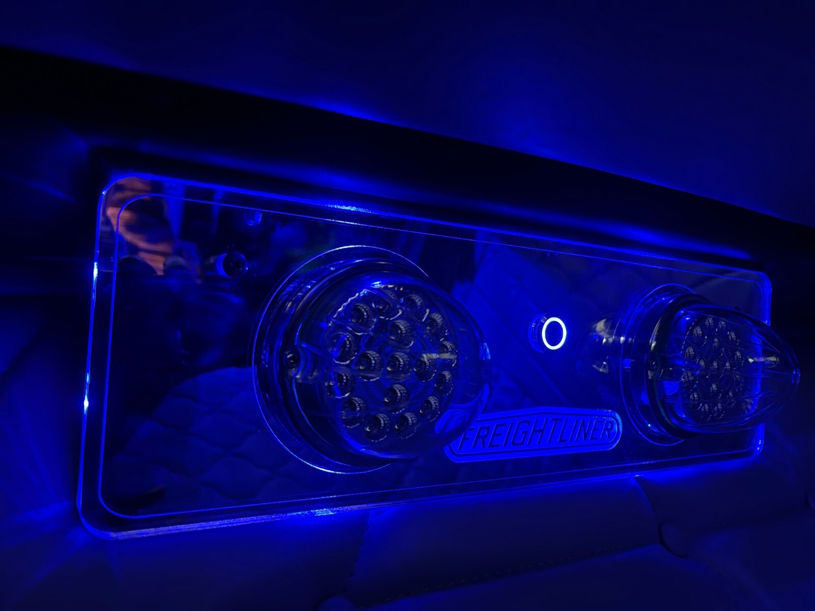 Freightliner  Classic/ FLD 120 Interior Lights . Under of bed