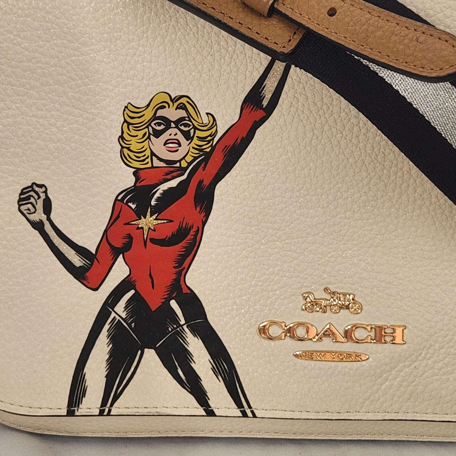 Coach MARVEL Jes Messenger Crossbody Carol Danvers Gem