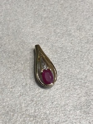 Designer Anhänger Charm 9 kt 375 Gelbgold Ovalschliff Rubin & Diamant Tropfen