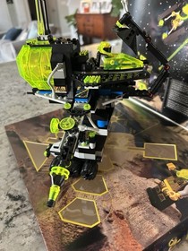 Retired LEGO Space: Robo Master (2154), 100% complete w minifigs & manual!