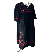 Go Softly Patio Mumu Dress Large Embroidered Floral Red Black House Nightgown