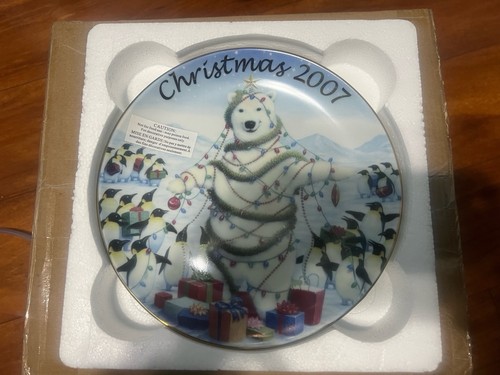 Avon Weihnachtsteller 2007 Sharing The Holiday With Friends Richard Cowdrey 8,25" - Bild 1 von 6