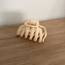 Large Claw Hair Clip Light Peach Color NWOT