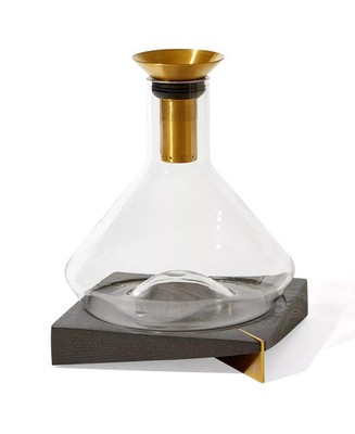 Rabbit Premium Wine Decanter with Sediment Strainer and Integrated Aerator - New
