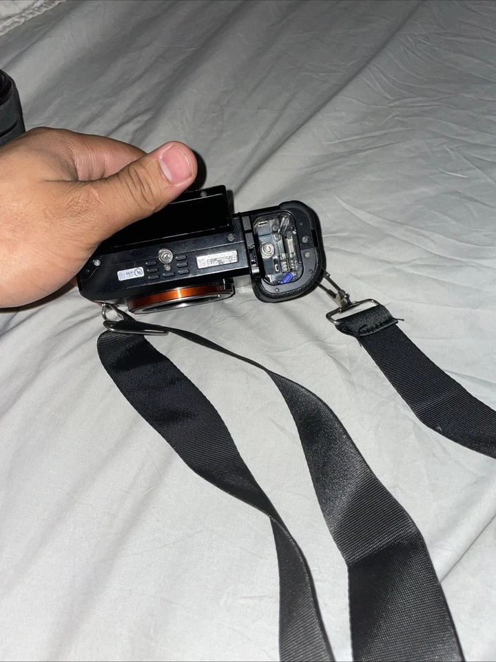 Sony Alpha A7 ILCE-7 Cargador Y Lente - Image 3 of 4
