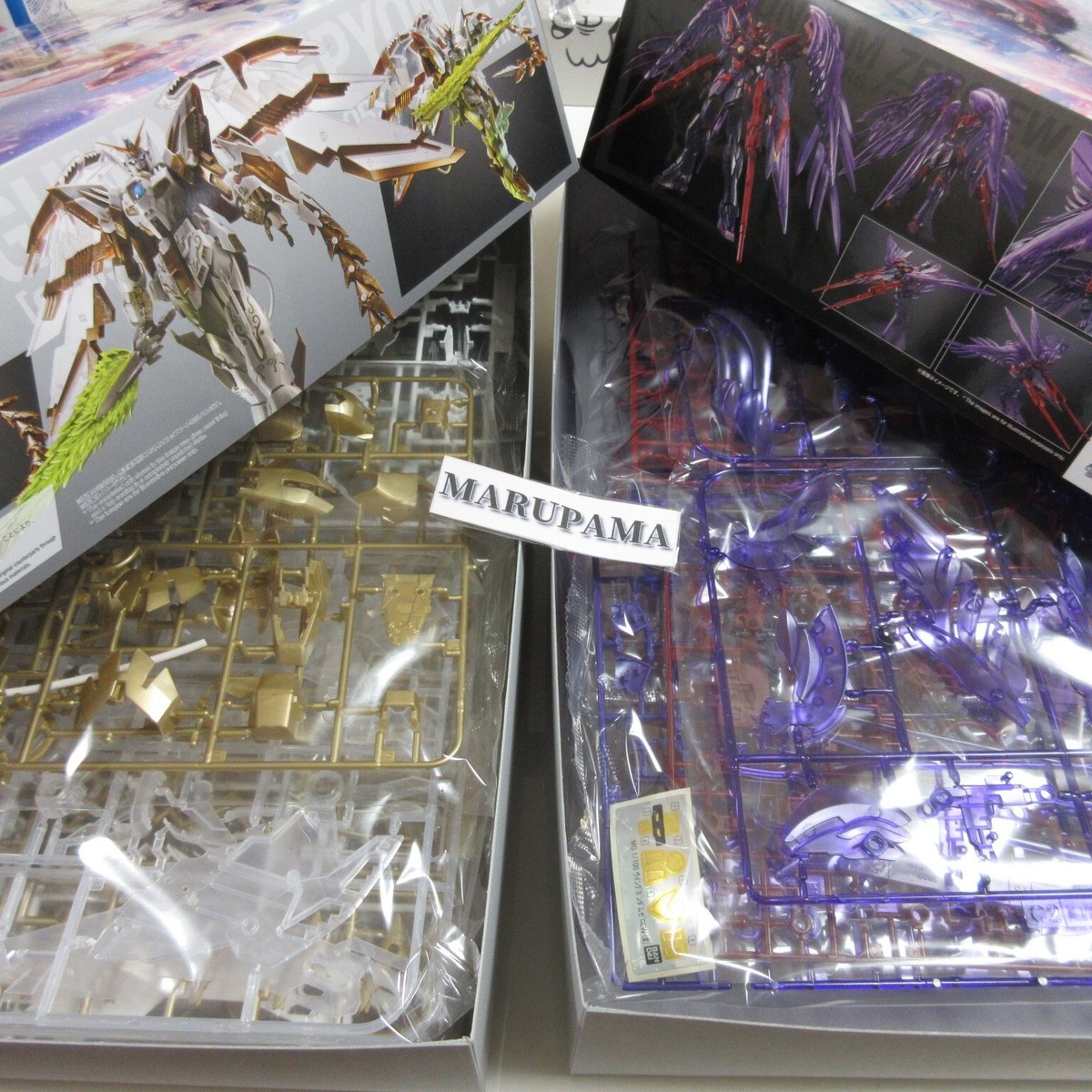 MG 1/100 Wing Gundam Zero EW & Gundam Epyon CROSS CONTRAST