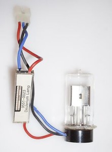 CATHODEON TYPE 9551-0023 DEUTERIUM LAMP||P/N P5-1085-00-5020||UNDER 700 HOURS!