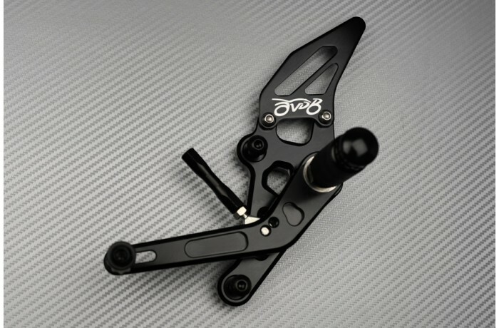 Commandes reculées YAMAHA XSR 700 pour éliminer la fatigue des jambes