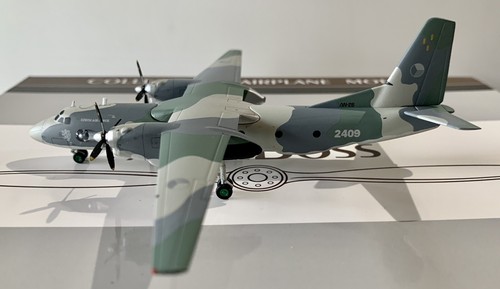 AviaBoss 1/200 A2027 Antonov AN-26 Czech Air Force '2409' - Picture 2 of 6