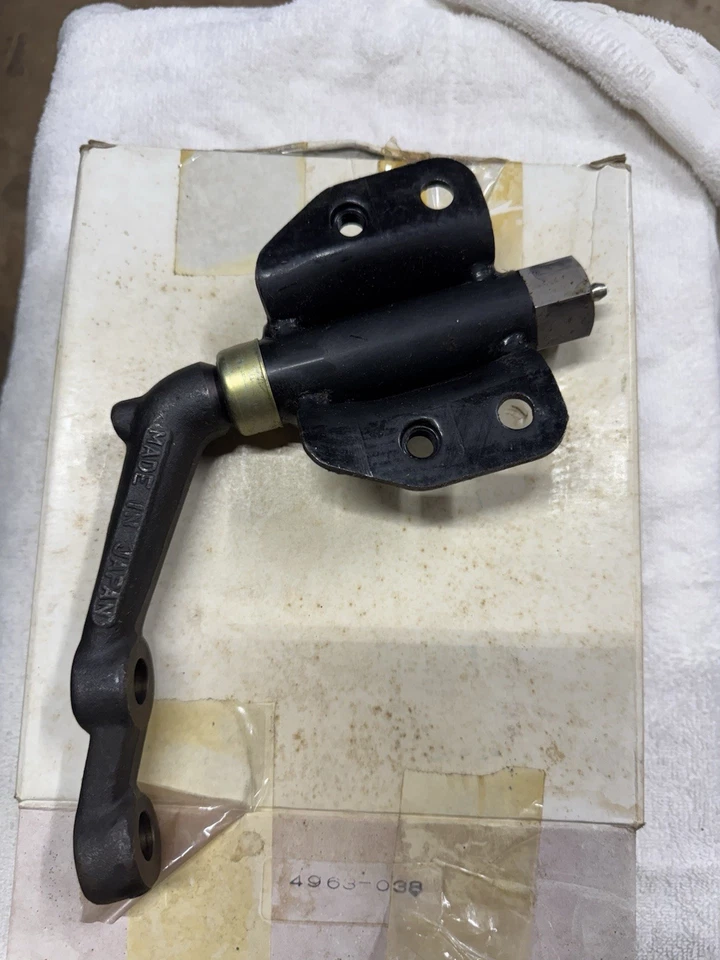 Datsun Nissan Idler Arm 521-620 Truck 1969-1979 Japanese NOS - Image 2 of 4