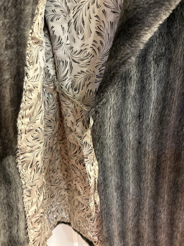 Chaqueta vintage de piel sintética para mujer gris claro y oscuro forrada a rayas talla L/Xl Foto 4 de 4